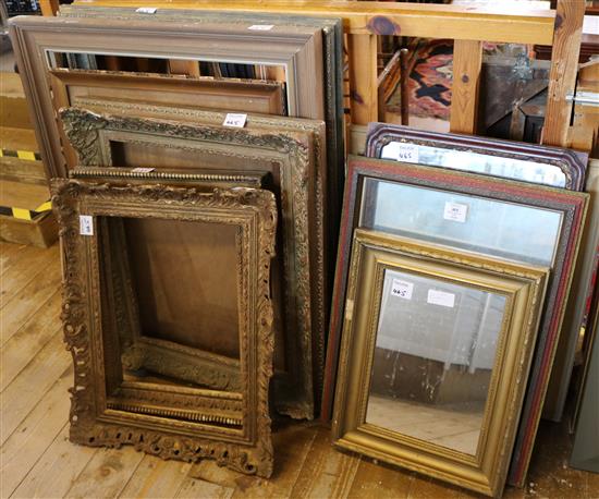 Quantity of picture frames